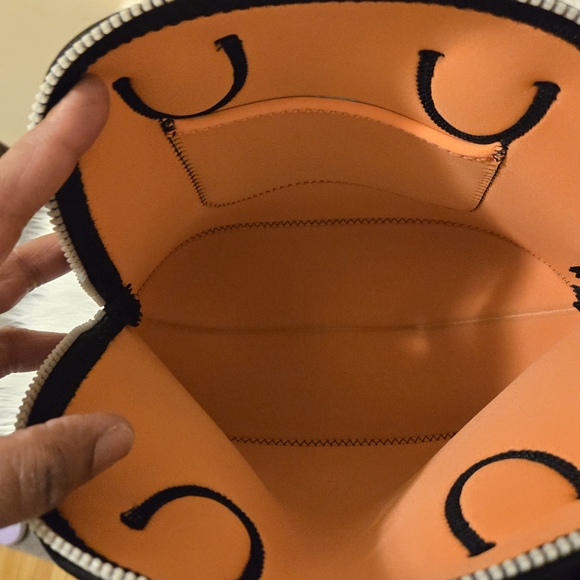 BUILT Gourmet Getaway Soft Neoprene Lunch Tote Bag - Lightweight Insulated - Picture 5 of 12